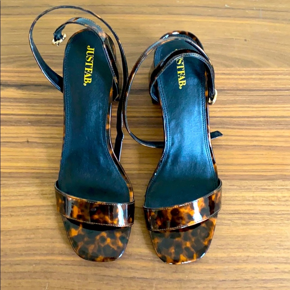 Cute Tortoiseshell Sandals